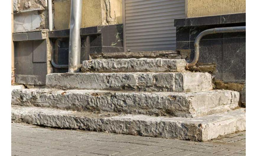 Mit tehetünk, ha porlik vagy repedezett a betonfelület?